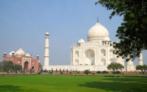 Controversy of 22 rooms of Taj Mahal