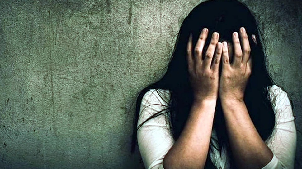 Rape Attempt In Uttar Pradesh : नौकरी दिलाने के नाम पर युवती से की रेप की कोशिश, बनाया आपत्तिजनक वीडियो