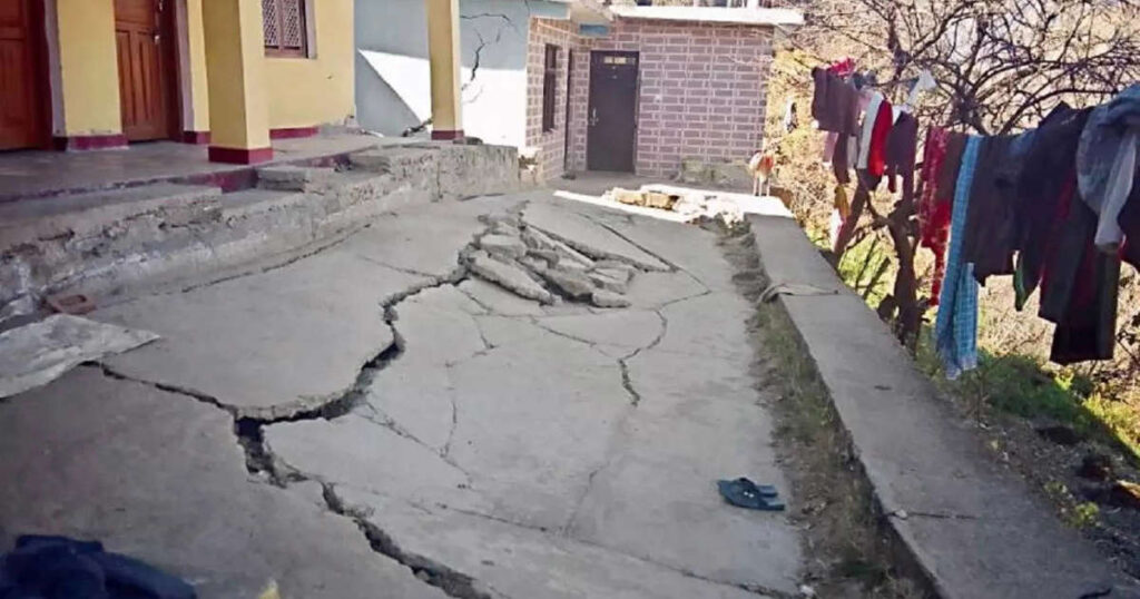 Joshimath Landslide Cracks
