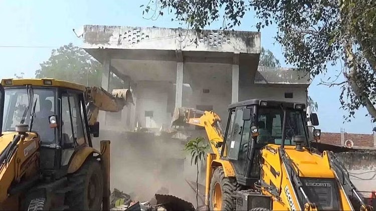 Demolition Of Makdoom Shah Dargah