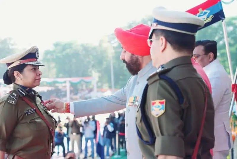 Haldwani: सराहनीय सेवा के लिए IG कुमाऊं को मिला महामहिम राष्ट्रपति का सराहनीय सेवा पदक
