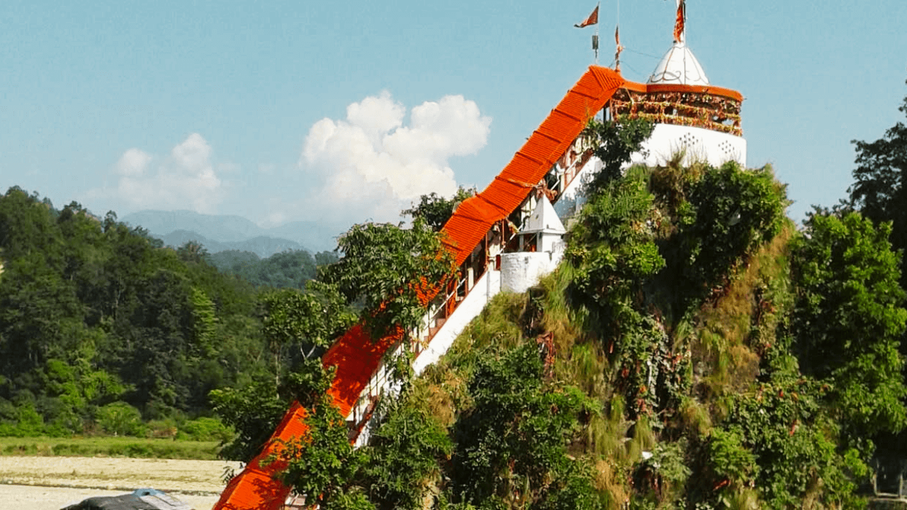 Ramnagar: पूजा पाठ मंत्रों के उच्चारण के साथ गर्जिया देवी मंदिर में मेले का हुआ शुभारंभ