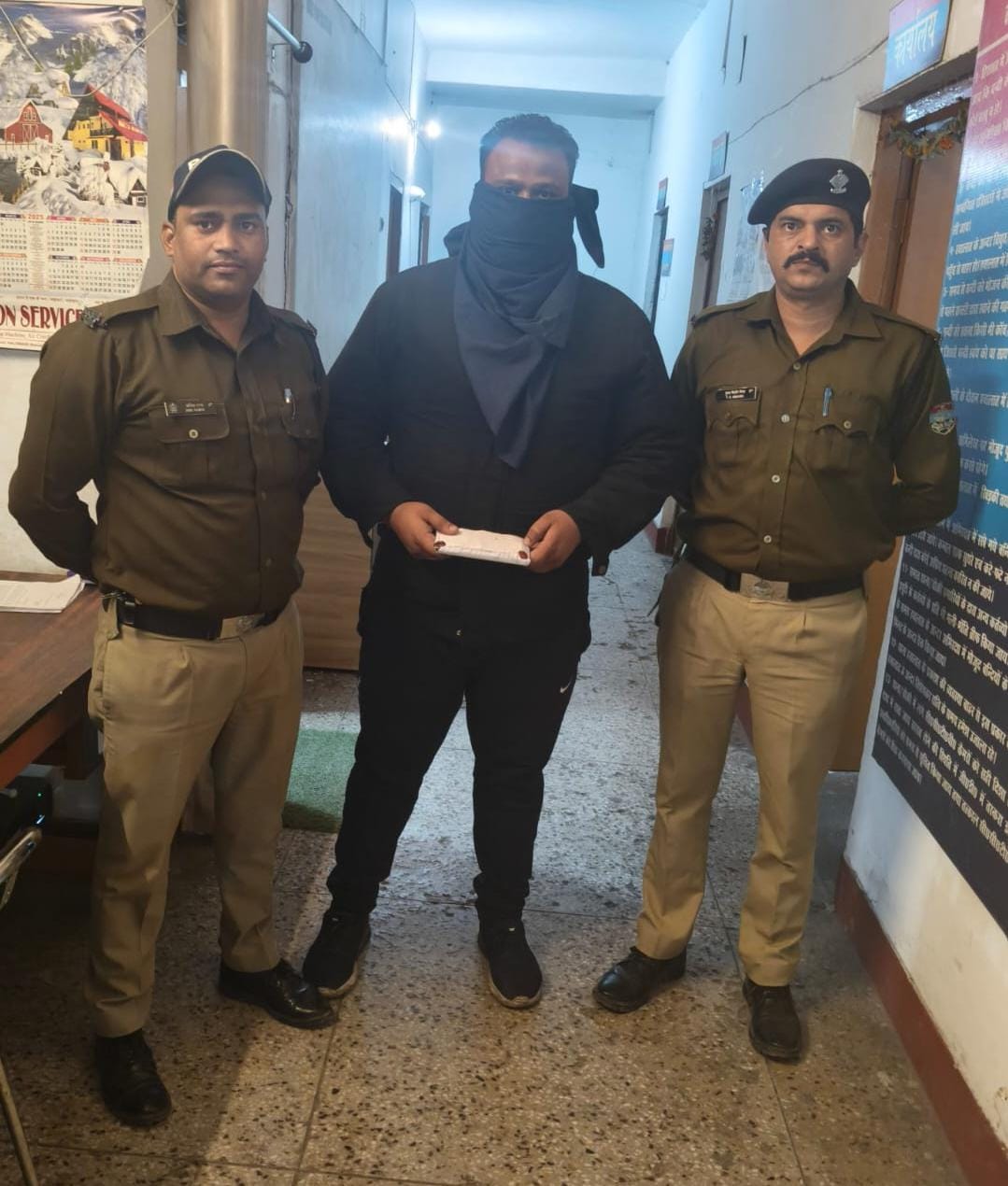 Haldwani: ट्रांसपोर्ट नगर क्षेत्र में सट्टे की खाई बाड़ी करते हुए एक व्यक्ति गिरफ्तार