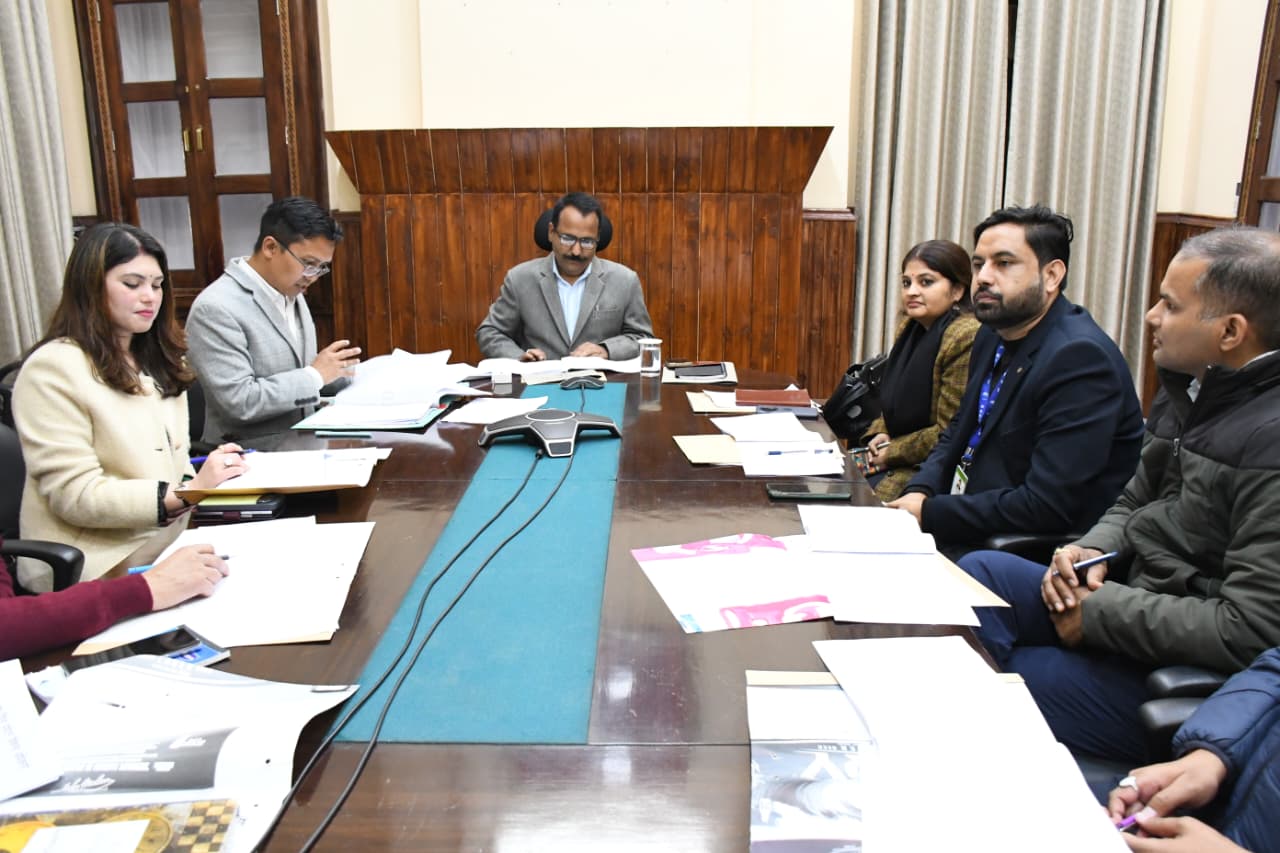 Nainital: डीएम ने दिए जिला विकास प्राधिकरण को सख्त निर्देश.. लापरवाही बरतने पर होगी कठोर कार्रवाई…
