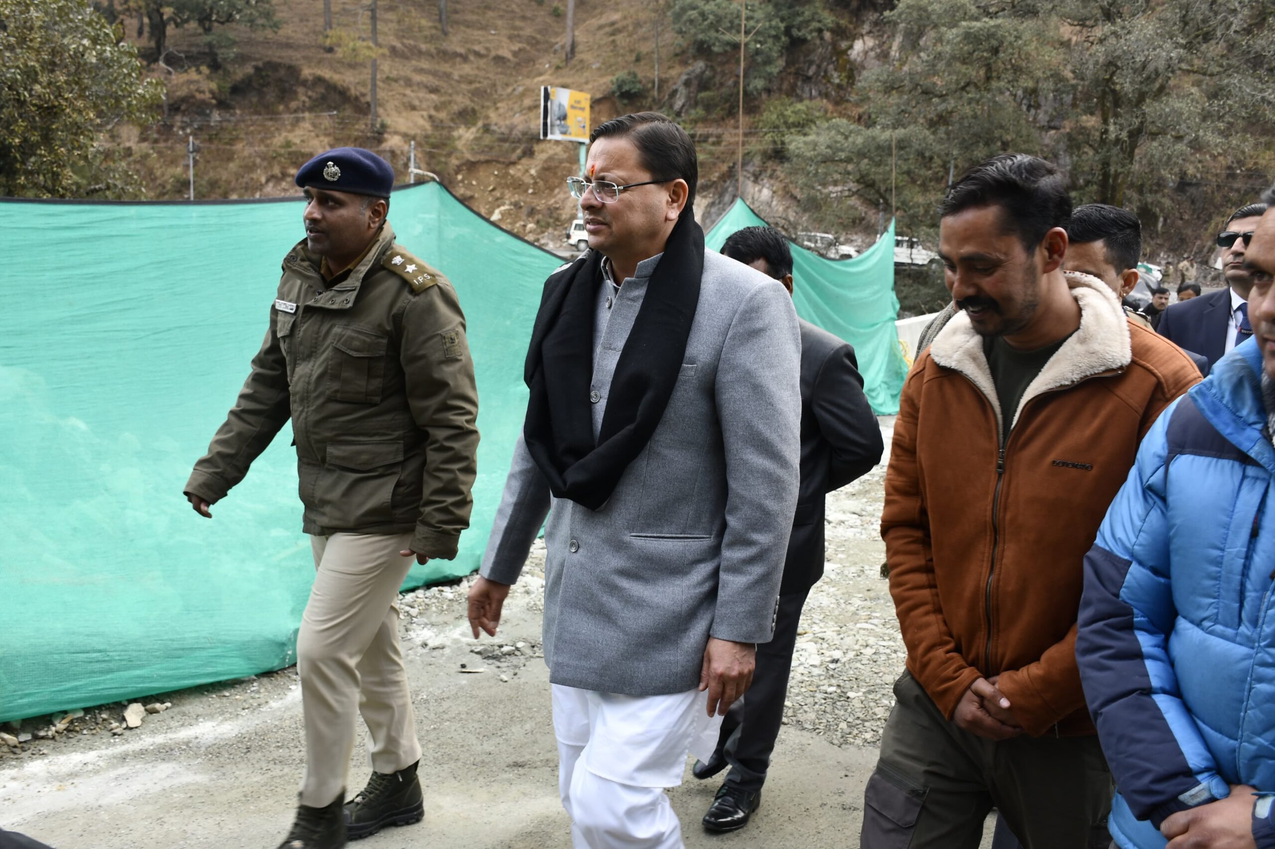 कैंचीधाम की राह होगी आसान, CM धामी ने लिया बाईपास कार्य का जायज़ा